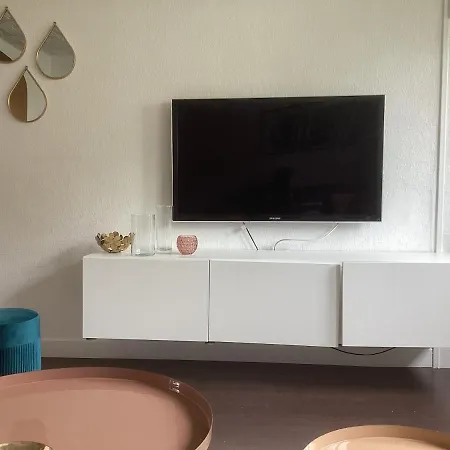 50 M2 T2 Au Calme, Lumineux, Confortable, Cosy, Climatise, Privatif Avec Parking Gratuit Et Terrasse