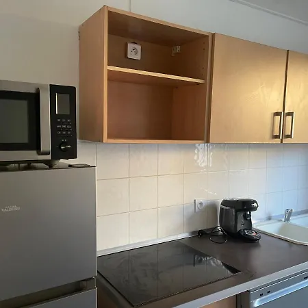 Cozy Oasis: Quiet 2-room With Terrace And Free Parking