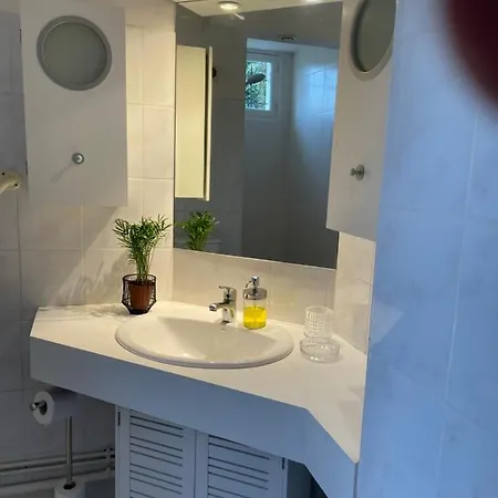 Σπίτι διακοπών 50 M2 T2 Au Calme, Lumineux, Confortable, Cosy, Climatise, Privatif Avec Parking Gratuit Et Terrasse