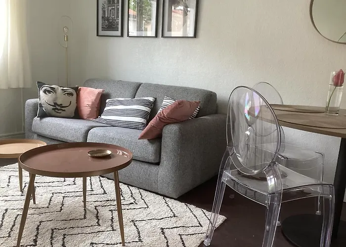 Ferienhaus 50 M2 T2 Au Calme, Lumineux, Confortable, Cosy, Climatise, Privatif Avec Parking Gratuit Et Terrasse