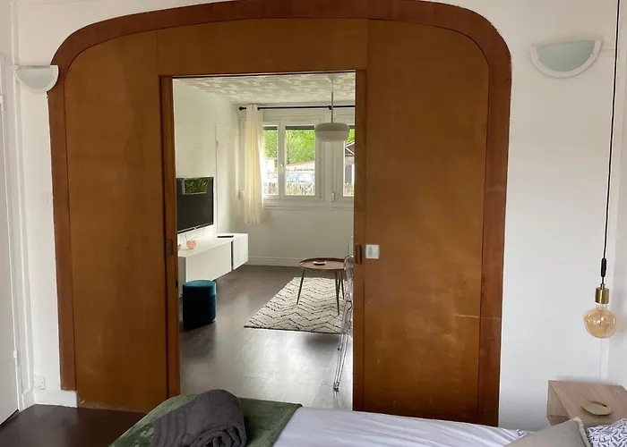 50 M2 T2 Au Calme, Lumineux, Confortable, Cosy, Climatise, Privatif Avec Parking Gratuit Et Terrasse Σπίτι διακοπών *